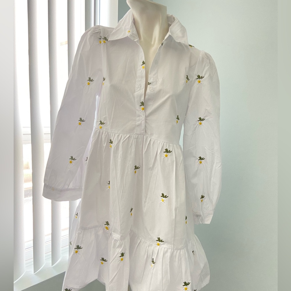 ✨SOLD✨Embroidered smock dress